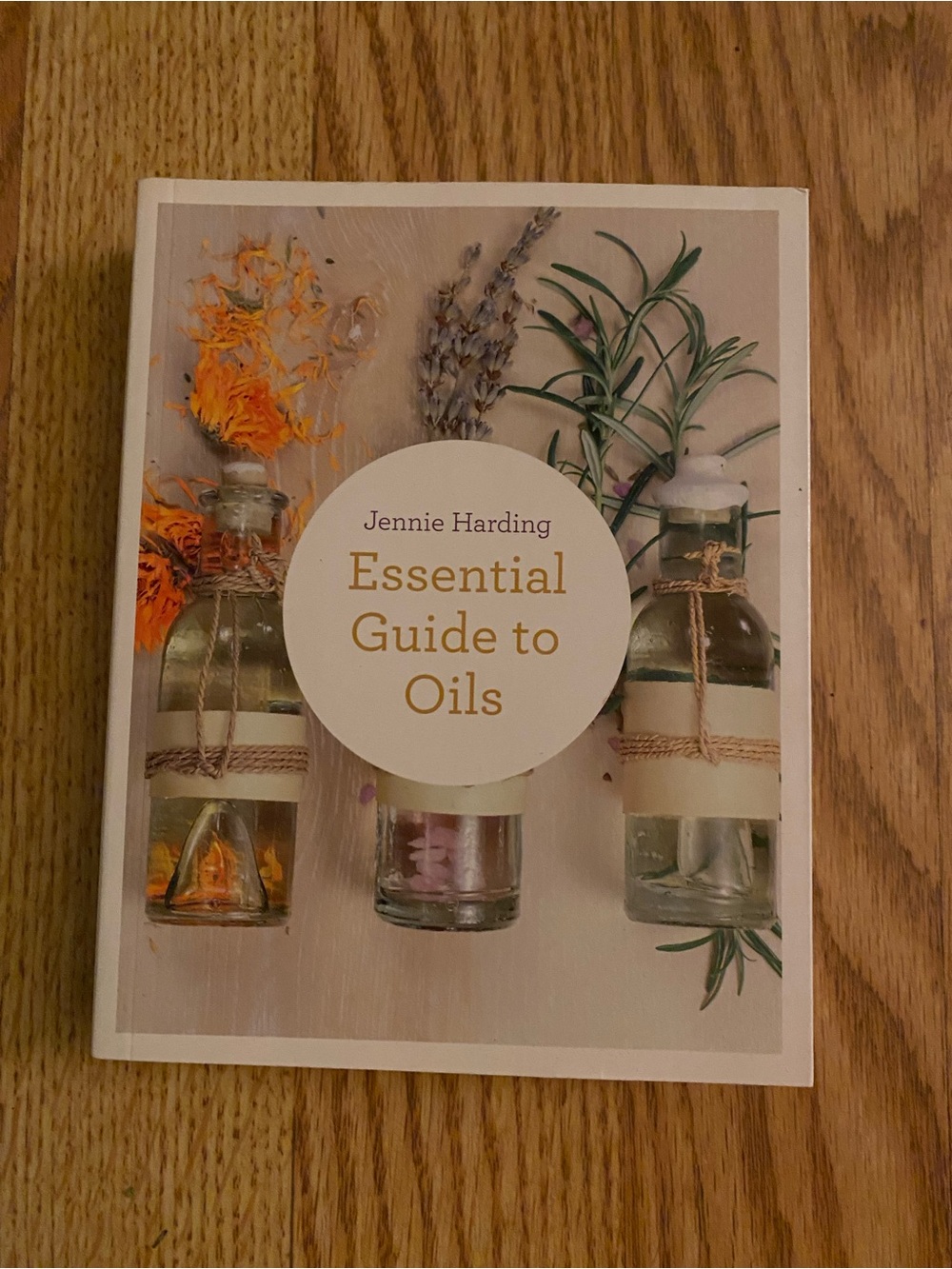 Essential Guide to Oils by Jennie Harding - Neutral Tones